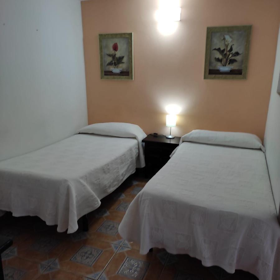 Hostal Castilla Aranjuez Buitenkant foto