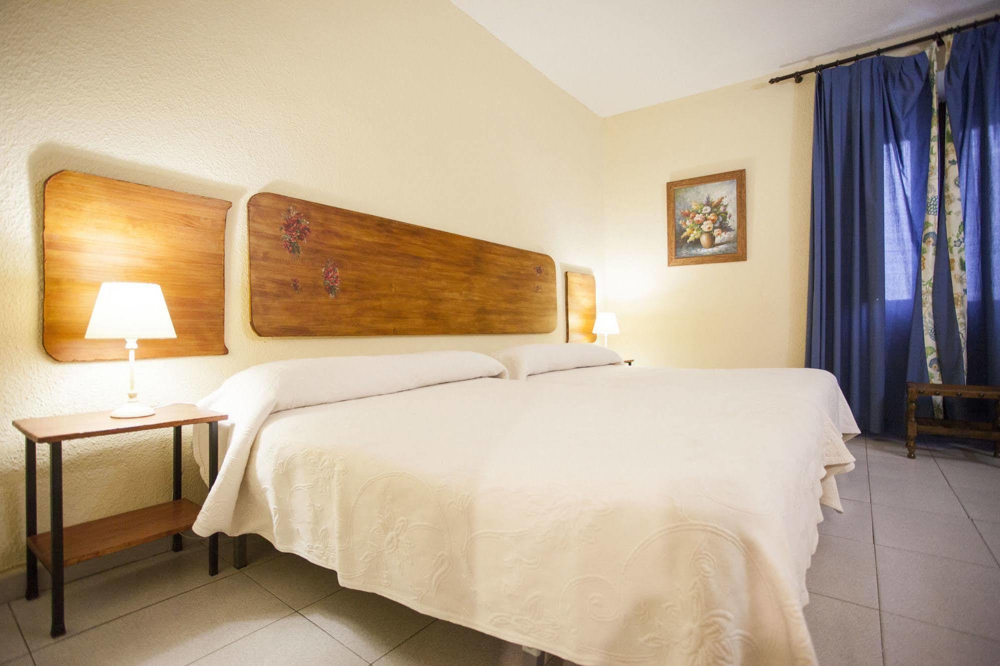 Hostal Castilla Aranjuez Buitenkant foto